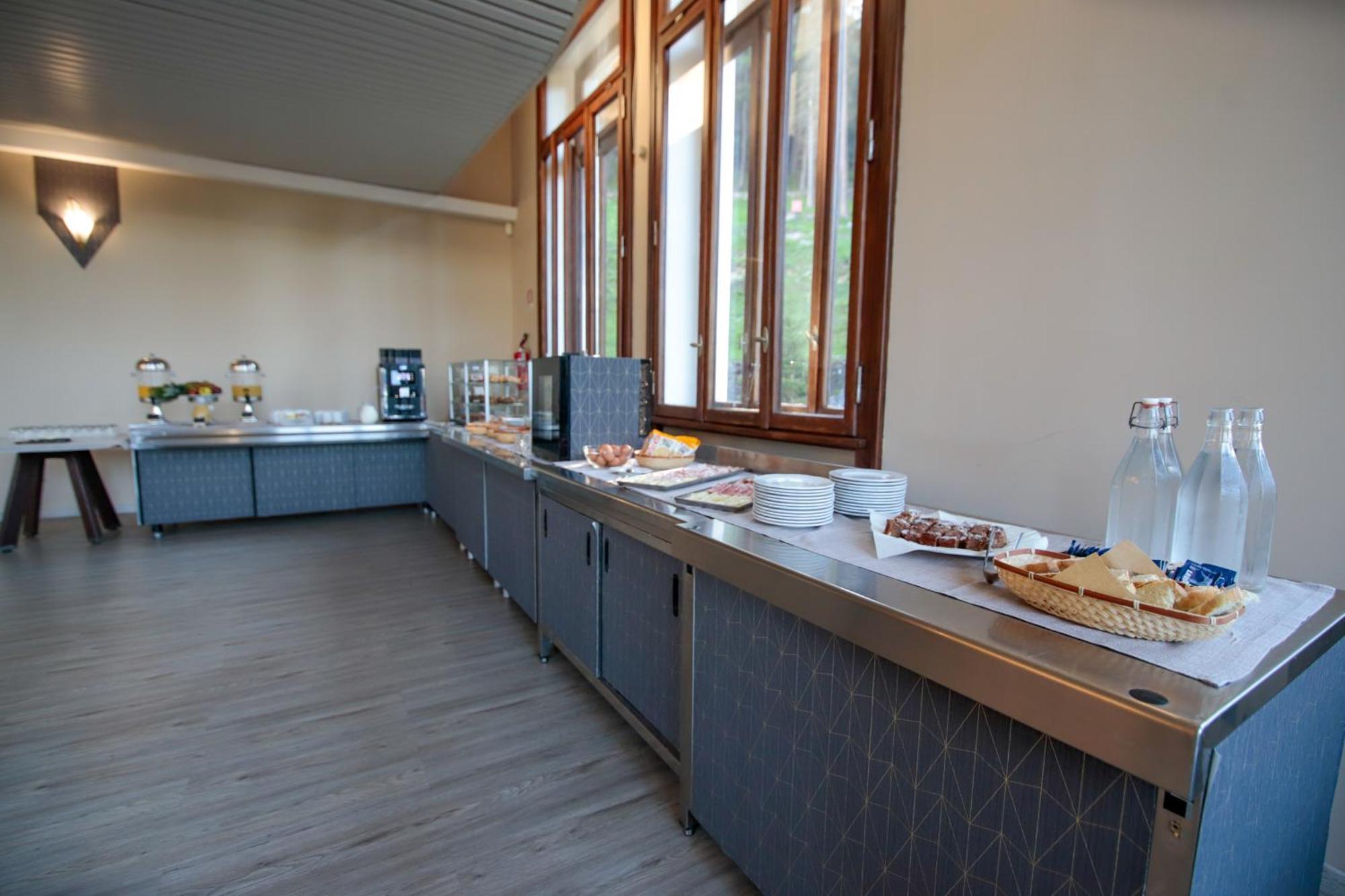 Hotel Pracatinat & Restaurant 3*